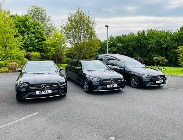 Silletts Funeral Service take delivery of fifth fleet from Superior UK – a stunning Polaris hearse and two matching Lyra limousines